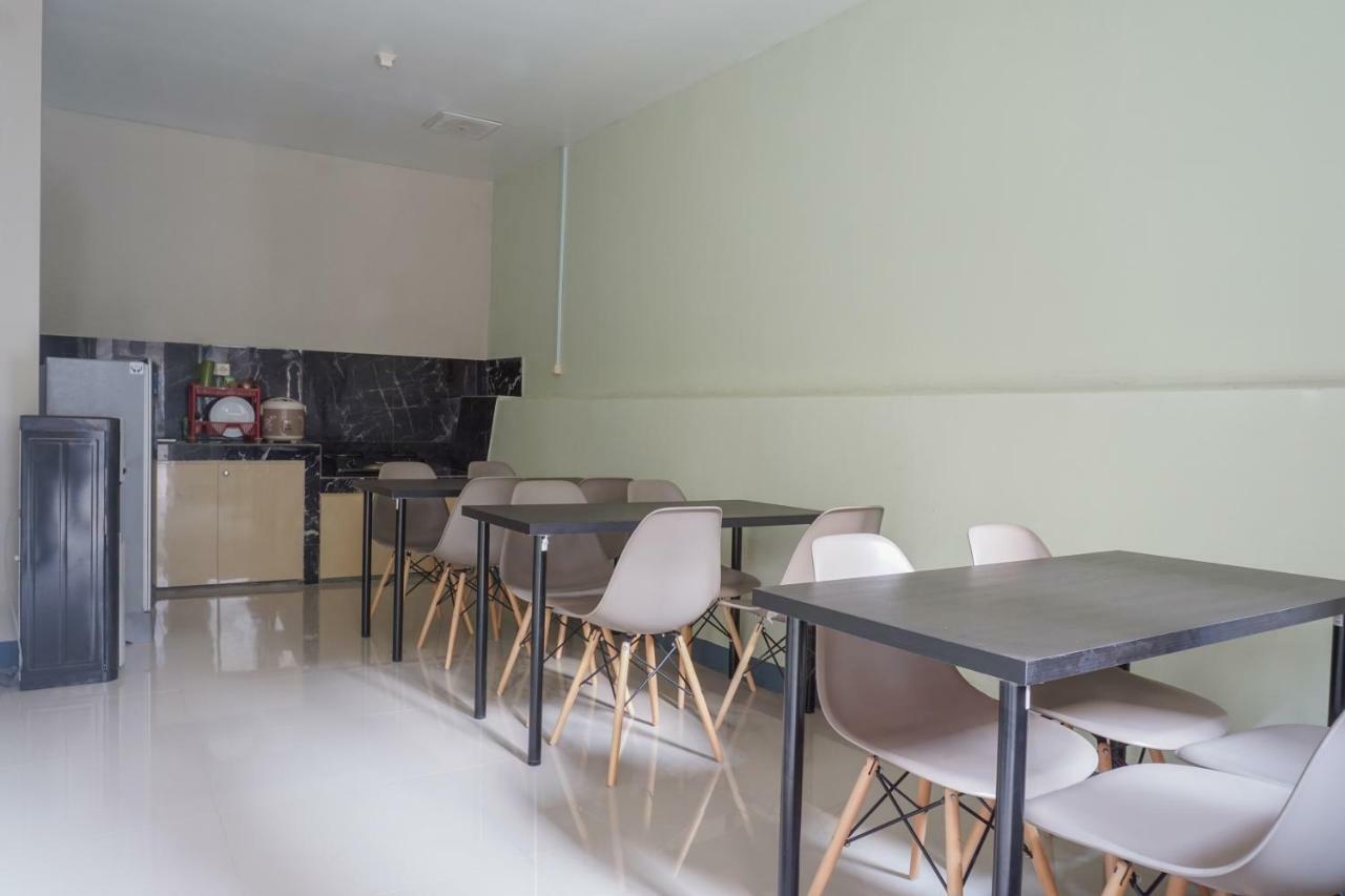 Residences By Reddoorz Near Mt Haryono - Minimum Stay 7 Days Yakarta Exterior foto