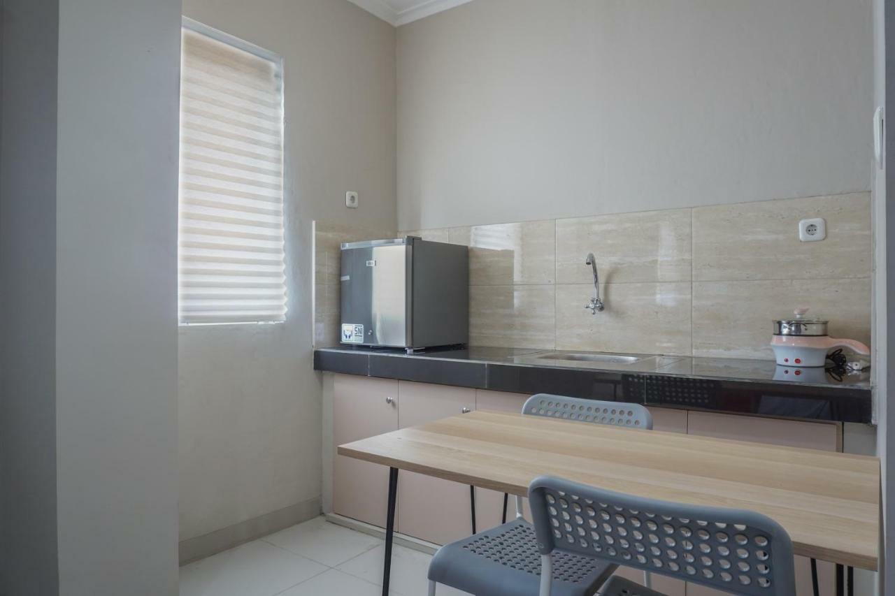 Residences By Reddoorz Near Mt Haryono - Minimum Stay 7 Days Yakarta Exterior foto